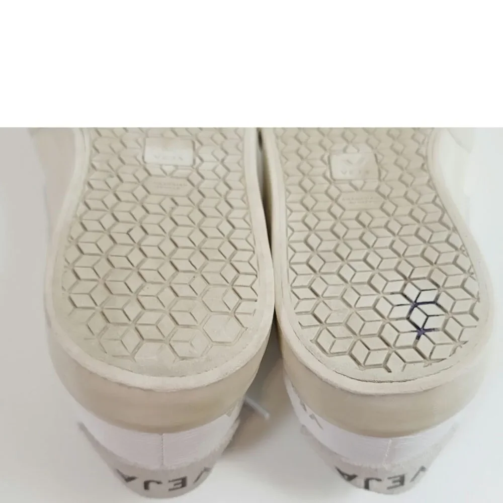 VEJAS CAMPO LEATHER SNEAKERS IN WHITE/GRAY, SZ 5